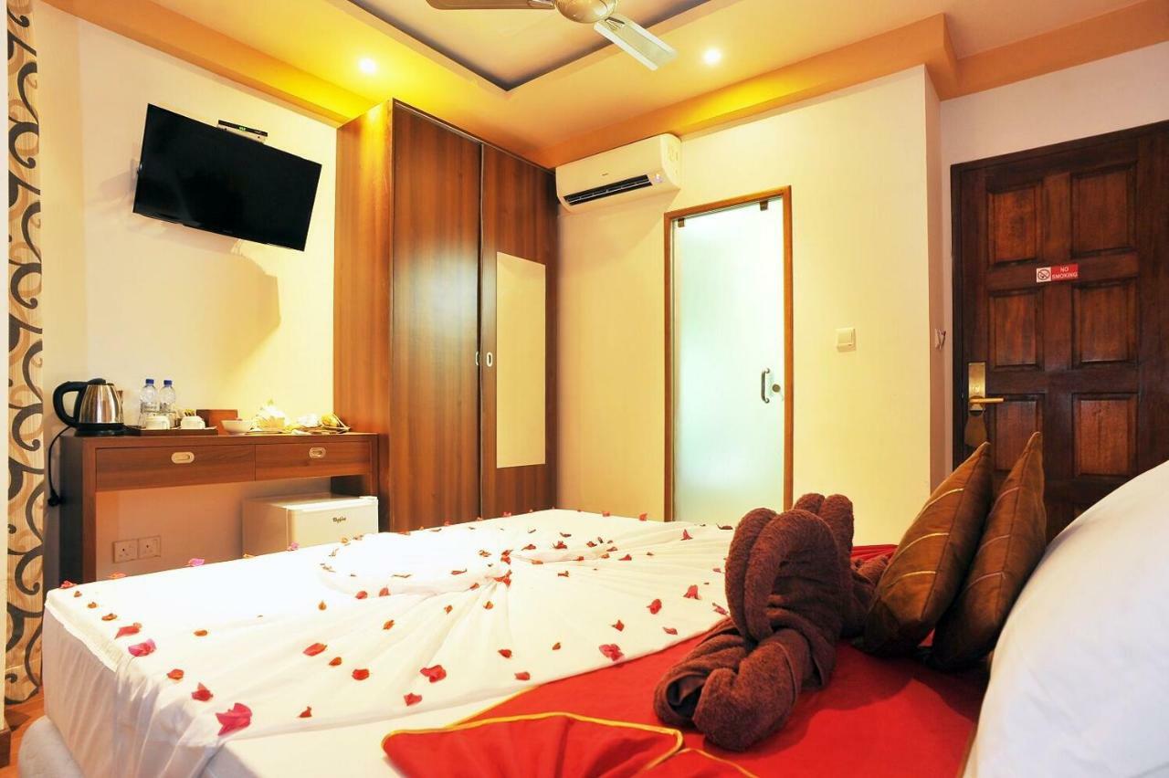 Hotel UI Inn Malé Esterno foto