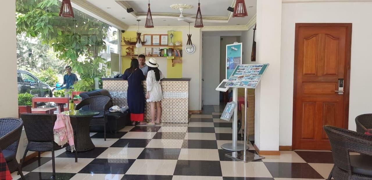 Hotel UI Inn Malé Esterno foto