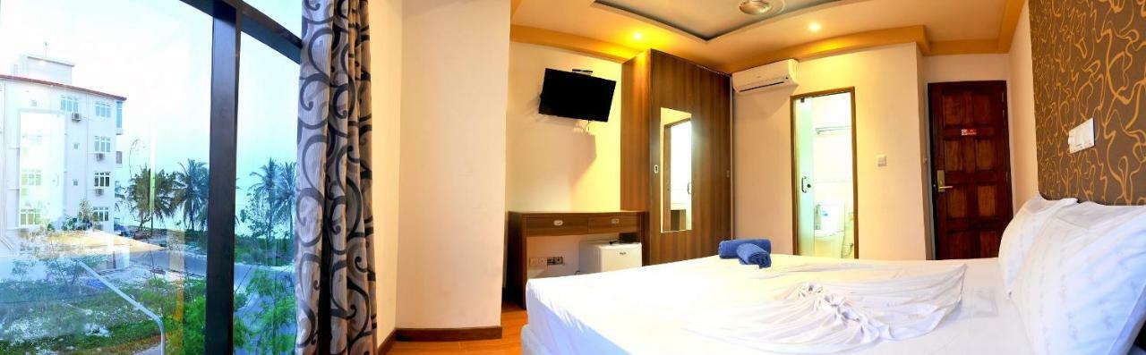 Hotel UI Inn Malé Esterno foto