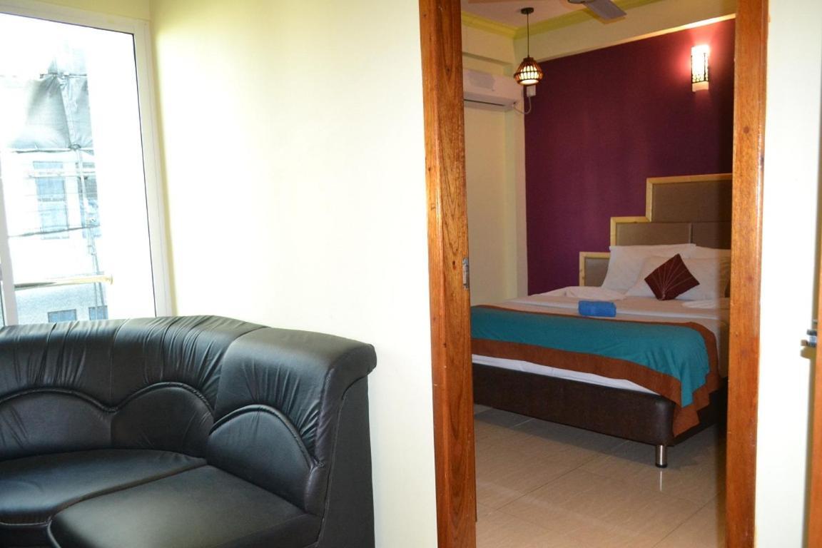 Hotel UI Inn Malé Esterno foto